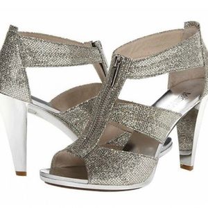 Michael kors silver glitter t strap sandals heels 8.5